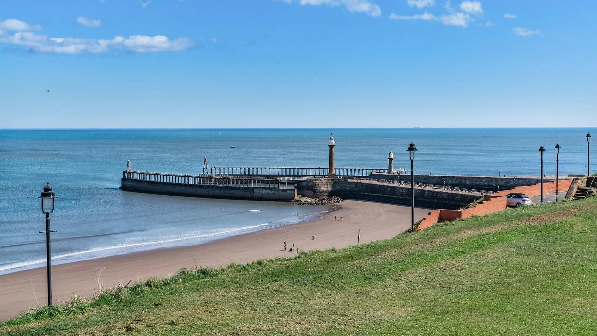 Whitby Sea View Apartment 0*,