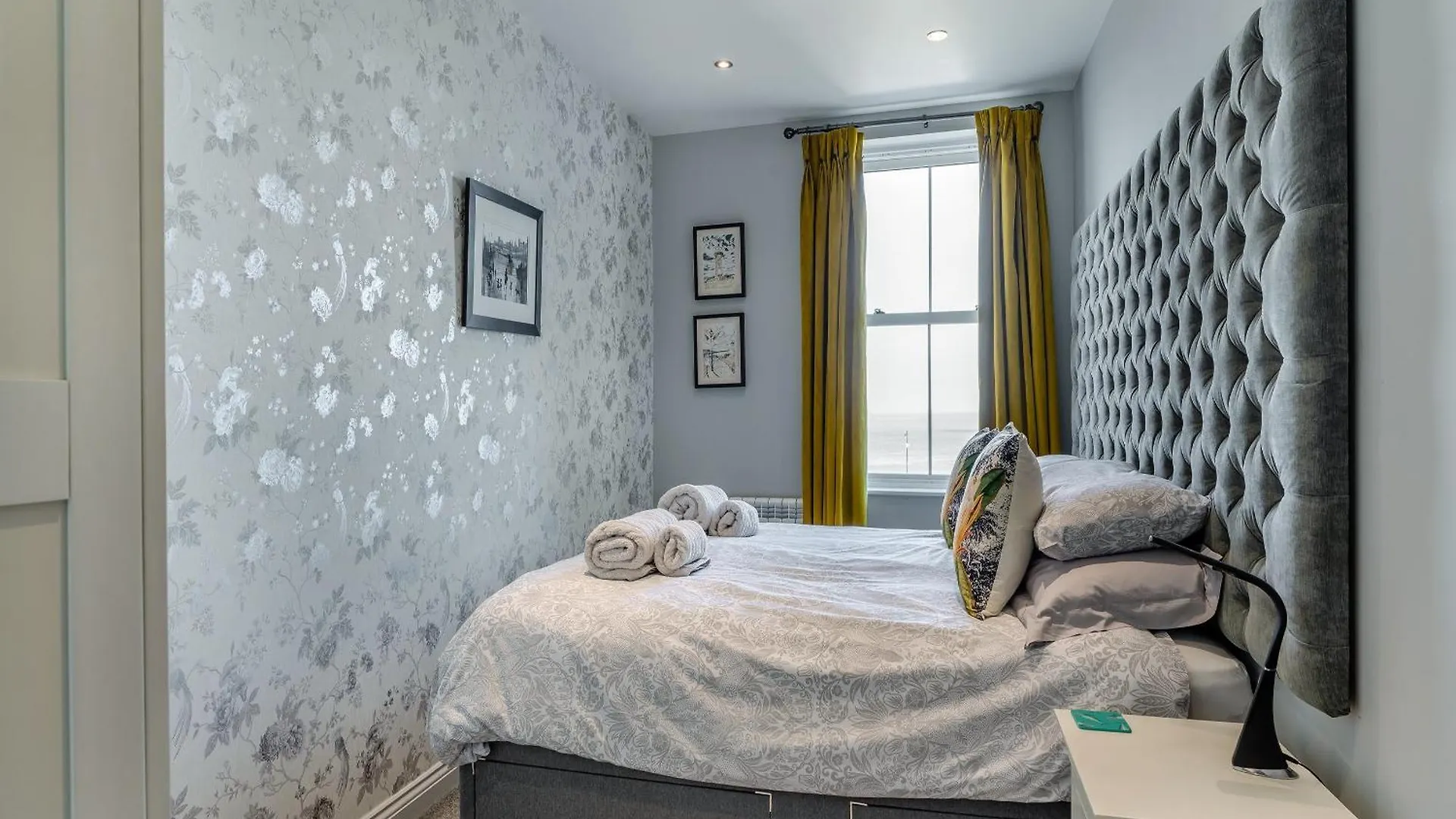 Whitby Sea View Apartment 0*,